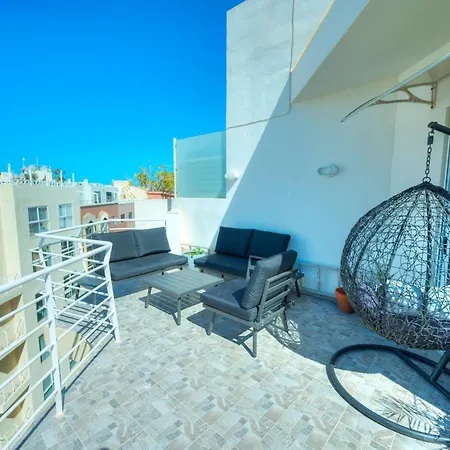 Roof Terrace, Seaview 3 Bedroom Penthouse Goslm-11 Apartmán *
