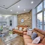 Apartamento Roof Terrace, Seaview 3 Bedroom Penthouse Goslm-11