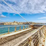 Roof Terrace, Seaview 3 Bedroom Penthouse Goslm-11