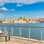 Roof Terrace, Seaview 3 Bedroom Penthouse Goslm-11 *