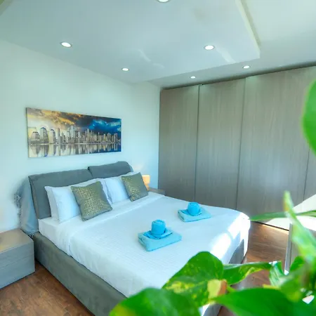 Roof Terrace, Seaview 3 Bedroom Penthouse Goslm-11 Apartment *