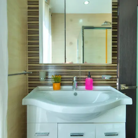 Roof Terrace, Seaview 3 Bedroom Penthouse Goslm-11