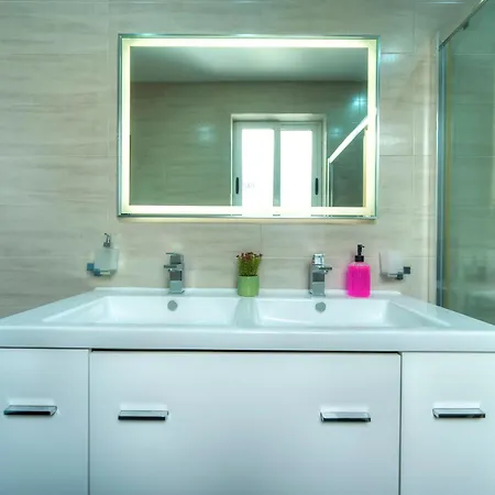 Lejlighed Roof Terrace, Seaview 3 Bedroom Penthouse Goslm-11 *