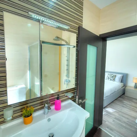 Apartment Roof Terrace, Seaview 3 Bedroom Penthouse Goslm-11