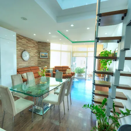 Roof Terrace, Seaview 3 Bedroom Penthouse Goslm-11