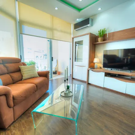 Lejlighed Roof Terrace, Seaview 3 Bedroom Penthouse Goslm-11 Sliema