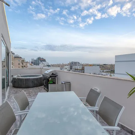 Apartamento Roof Terrace, Seaview 3 Bedroom Penthouse Goslm-11
