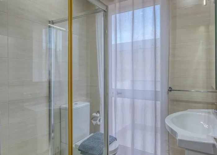 Roof Terrace, Seaview 3 Bedroom Penthouse Goslm-11 * Sliema