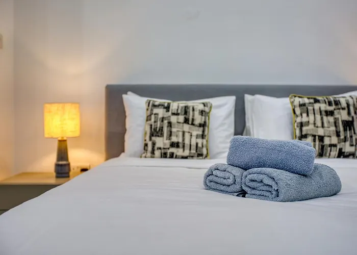 Apartamento Roof Terrace, Seaview 3 Bedroom Penthouse Goslm-11