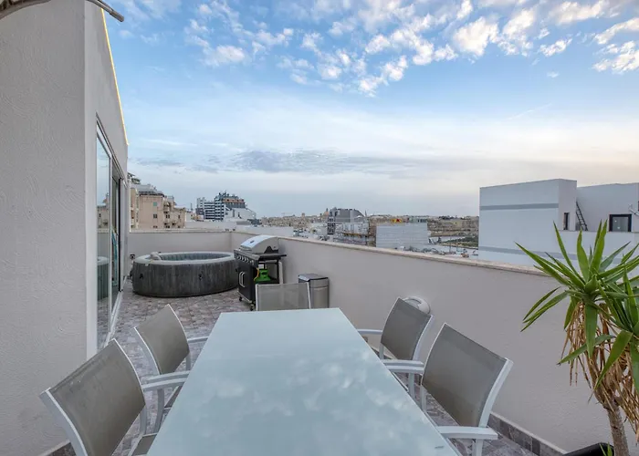 Apartamento Roof Terrace, Seaview 3 Bedroom Penthouse Goslm-11