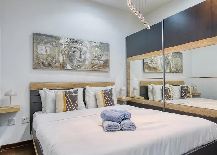 Roof Terrace, Seaview 3 Bedroom Penthouse Goslm-11 Sliema