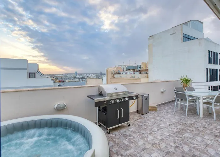 Apartamento Roof Terrace, Seaview 3 Bedroom Penthouse Goslm-11