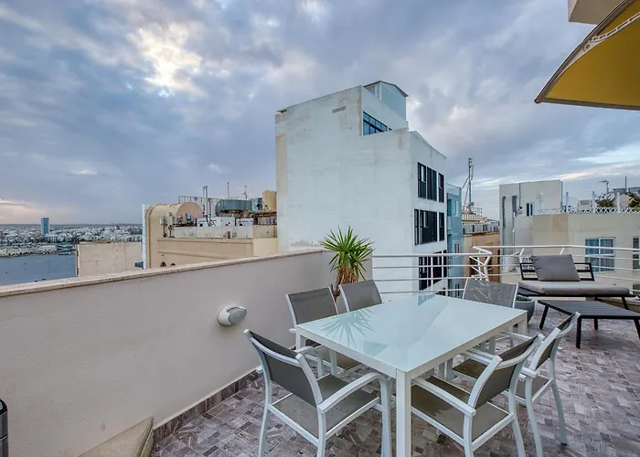 Apartamento Roof Terrace, Seaview 3 Bedroom Penthouse Goslm-11
