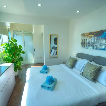 Roof Terrace, Seaview 3 Bedroom Penthouse Goslm-11 *