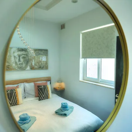 Roof Terrace, Seaview 3 Bedroom Penthouse Goslm-11 Apartment Sliema