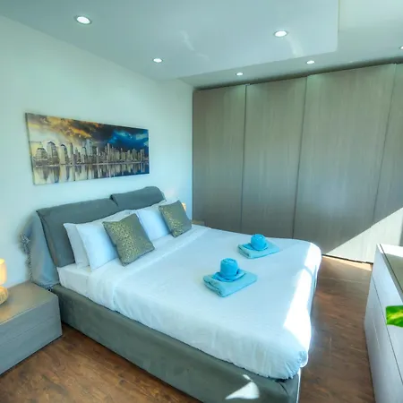 Apartment Roof Terrace, Seaview 3 Bedroom Penthouse Goslm-11 *